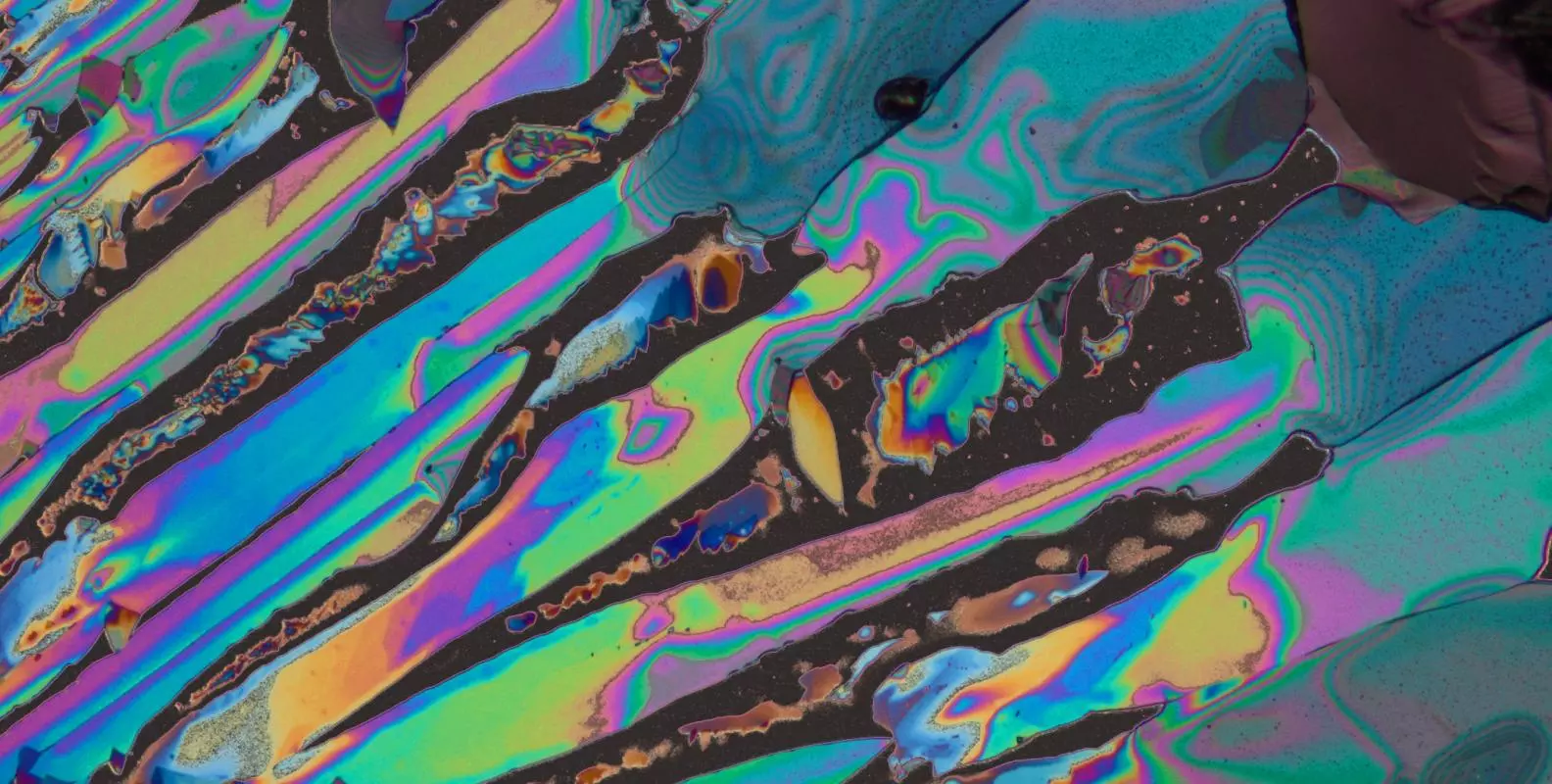 A microscope images of birefringent materials studied by the Fuchter group